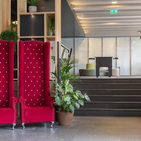 Hotel Leonardo Rembrandtpark 4*