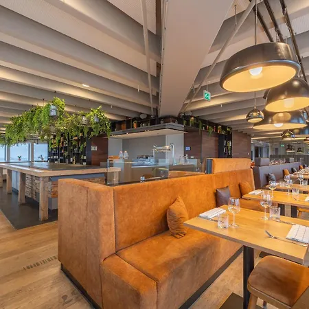 Hotel Leonardo Rembrandtpark 4*