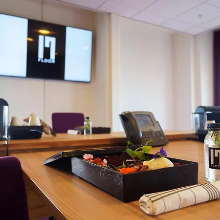 Hotel Leonardo Rembrandtpark 4*