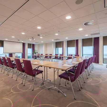 Hotel Leonardo Rembrandtpark 4*