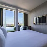 Leonardo Rembrandtpark אמסטרדם