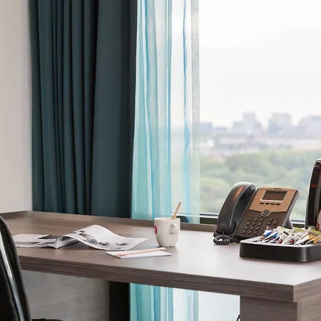 Leonardo Rembrandtpark אמסטרדם