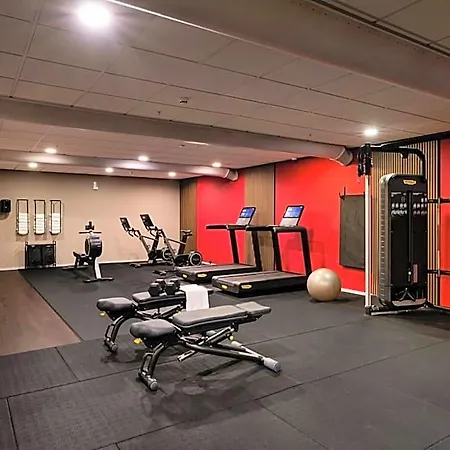 Hotel Leonardo Rembrandtpark 4*