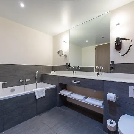 Hotel Leonardo Rembrandtpark 4*