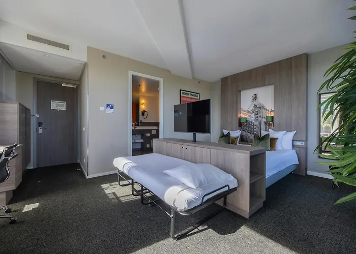 Otel Leonardo Rembrandtpark 4*