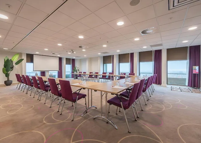 Hotel Leonardo Rembrandtpark 4*